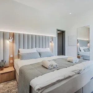 Bright: Aicherpark شقة فندقية